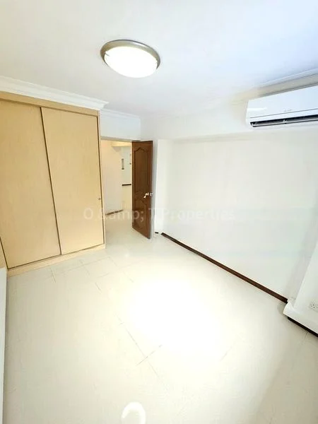 5 Room (5I) HDB for Rent in  200D Sengkang East Road - Image 4