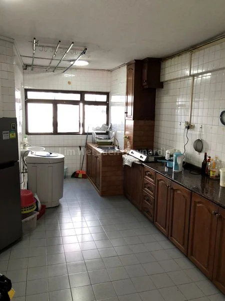 4 Room (4NG) HDB for Rent in  210 Bukit Batok Street 21 - Image 2