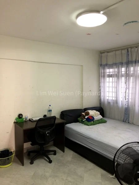 4 Room (4NG) HDB for Rent in  210 Bukit Batok Street 21 - Image 4