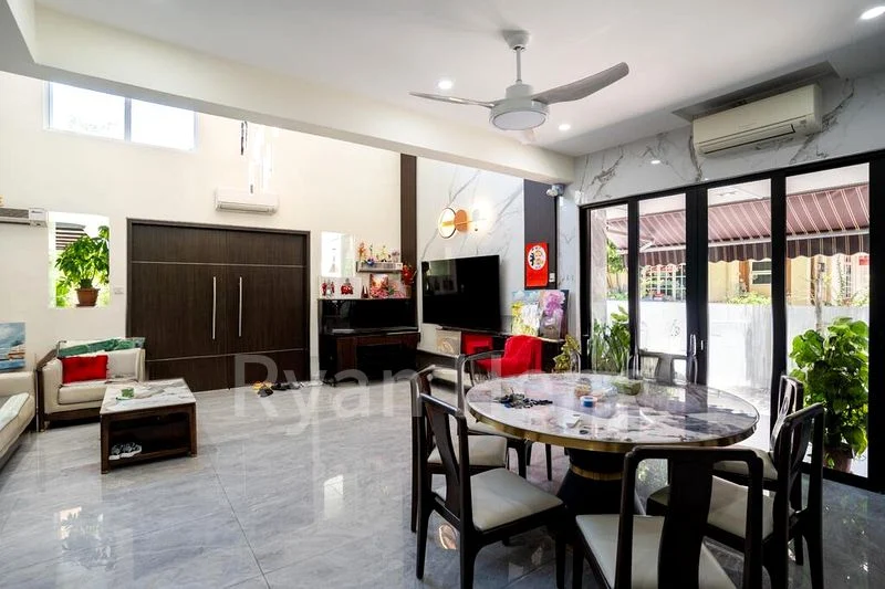 5 Bed Semi-Detached House (Landed) for Sale in  Astoria Park - Image 11