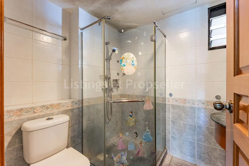 3 Bed Executive Condo for Sale in Eastvale - Image 10