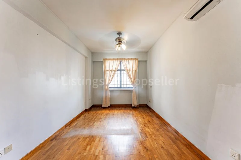 3 Bed Executive Condo for Sale in Eastvale - Image 5