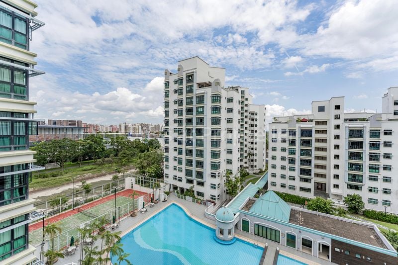 3 Bed Executive Condo for Sale in Eastvale - Image 11