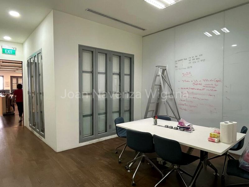 Shop / Shophouse for Rent: Inexpensive, Rare Shophouse on Duxton Rd - Image 1