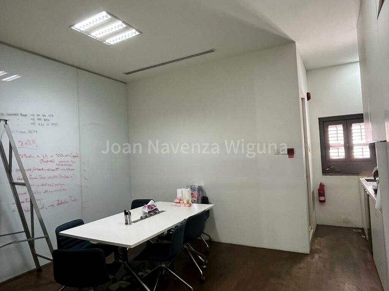 Shop / Shophouse for Rent: Inexpensive, Rare Shophouse on Duxton Rd - Image 5