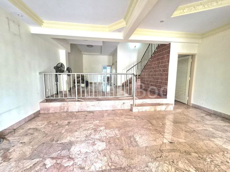 5 Bed Terraced House (Landed) for Sale in  Frankel Estate - Image 5