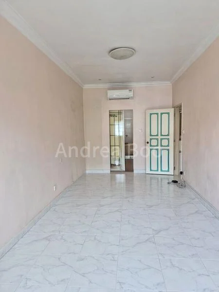 5 Bed Terraced House (Landed) for Sale in  Frankel Estate - Image 9