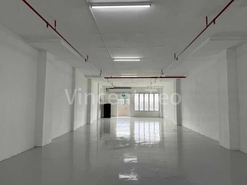 Light Industrial (B1) for Rent: Shun Li Industrial Complex - Image 2