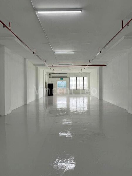 Light Industrial (B1) for Rent: Shun Li Industrial Complex - Image 3