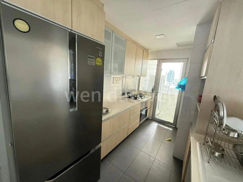 3 Bed Condo for Rent in  The Parc Condominium - Image 2