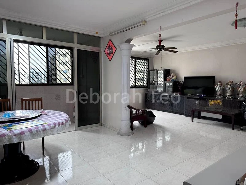 5 Room (5I) HDB for Sale in  165 Simei Road - Image 1