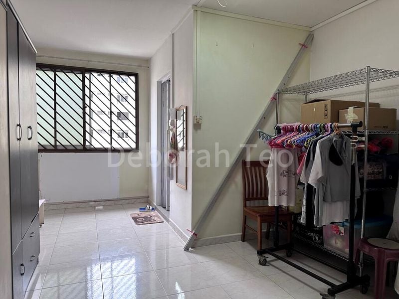 5 Room (5I) HDB for Sale in  165 Simei Road - Image 7