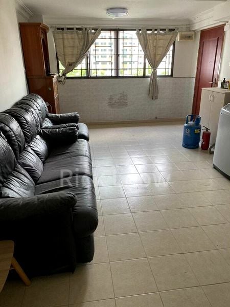 Common Room (HDB) for Rent in 725 Jurong West Avenue 5 - Image 2