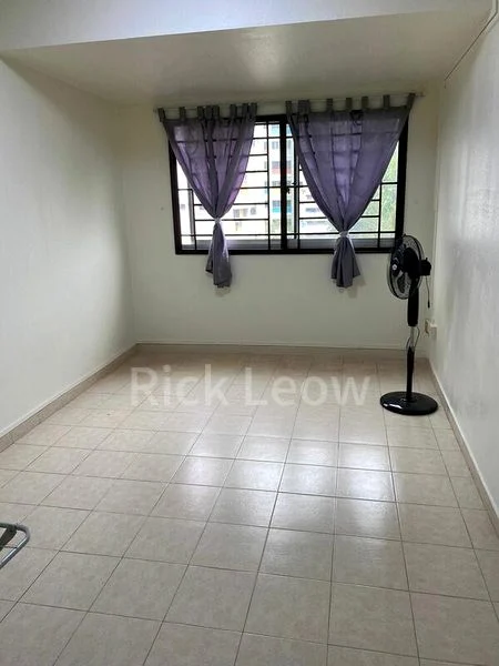 Common Room (HDB) for Rent in 725 Jurong West Avenue 5 - Image 3