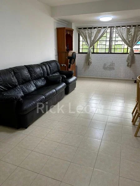 Common Room (HDB) for Rent in 725 Jurong West Avenue 5 - Image 1
