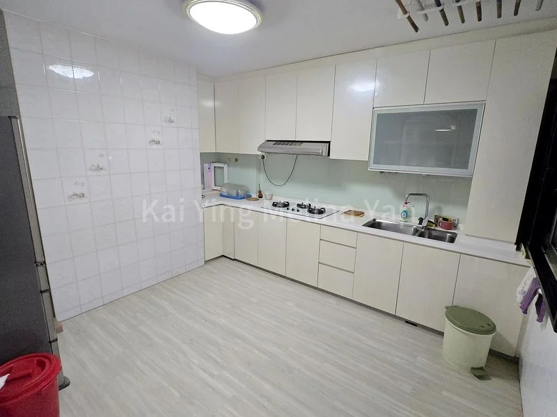 5 Room (5I) HDB for Sale in 464 Upper Serangoon Road - Image 5