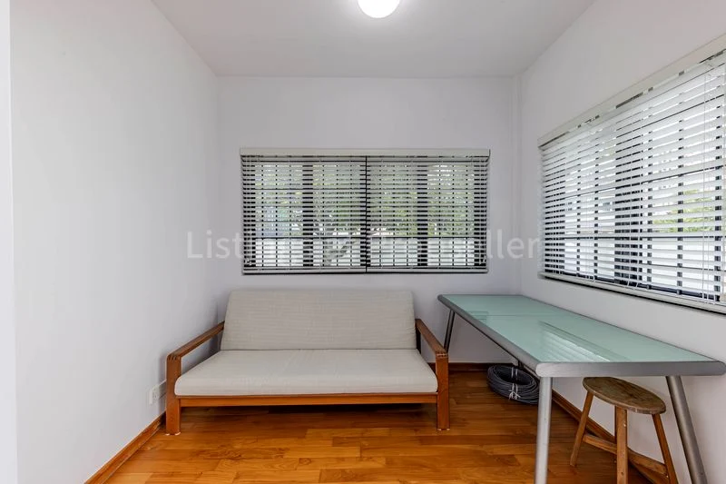 4 Bed Corner Terrace (Landed) for Sale in Gerald Mugliston Estate - Image 10