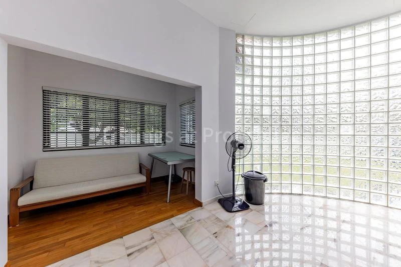 4 Bed Corner Terrace (Landed) for Sale in Gerald Mugliston Estate - Image 2