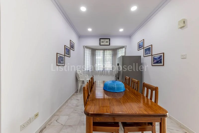 4 Bed Corner Terrace (Landed) for Sale in Gerald Mugliston Estate - Image 9