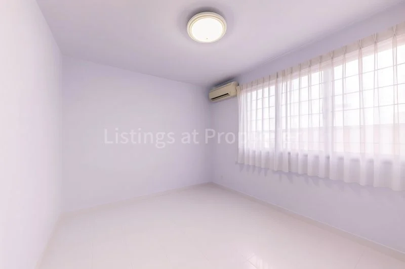 4 Bed Corner Terrace (Landed) for Sale in Gerald Mugliston Estate - Image 14