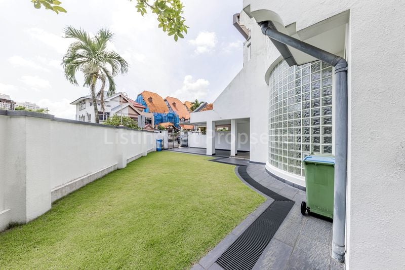 4 Bed Corner Terrace (Landed) for Sale in Gerald Mugliston Estate - Image 3