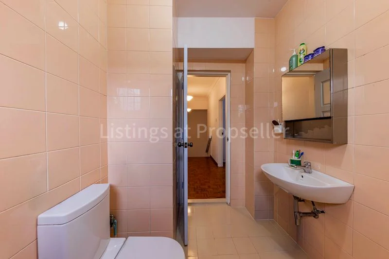 4 Bed Corner Terrace (Landed) for Sale in Gerald Mugliston Estate - Image 17