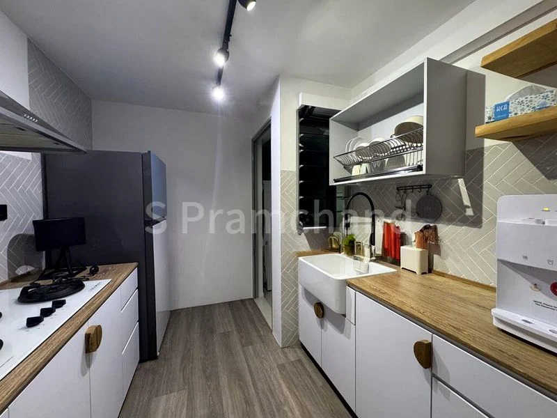 6 Bed Executive Condo for Rent in  Whitewater - Image 6