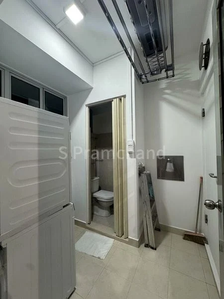 6 Bed Executive Condo for Rent in  Whitewater - Image 5