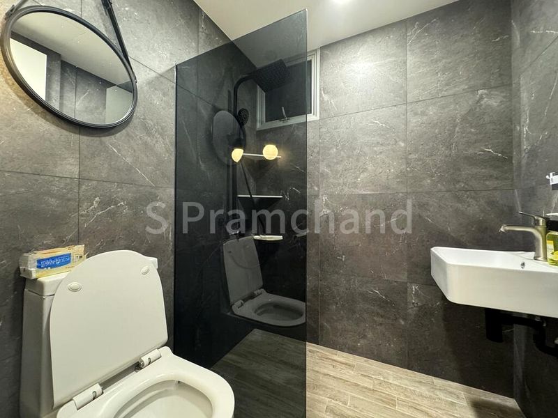 6 Bed Executive Condo for Rent in  Whitewater - Image 8