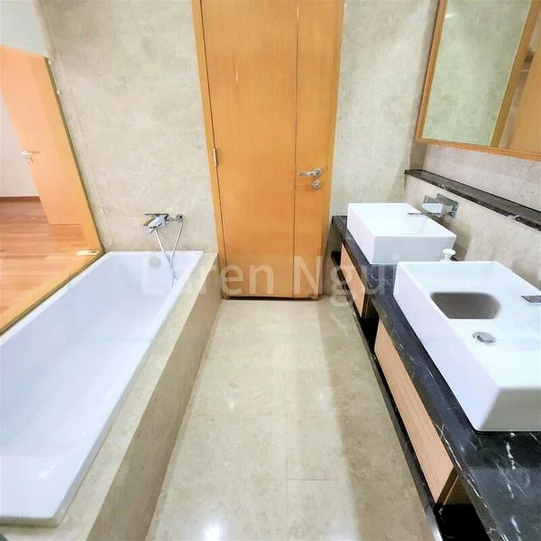 4 Bed Condo for Rent in  Marina Bay Residences - Image 9