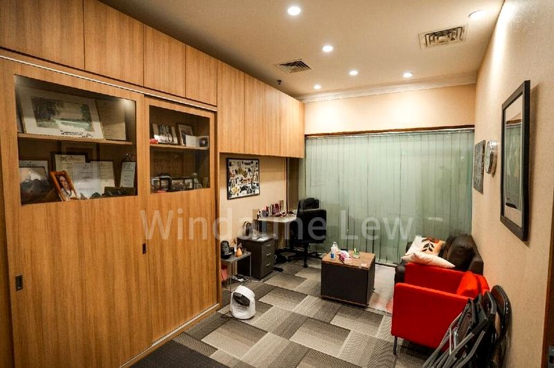 Office for Sale: High Street Plaza - Image 2