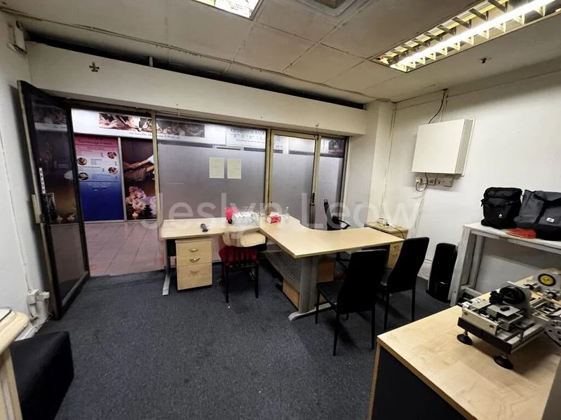 Shop / Shophouse for Sale: Golden Mile Tower - Image 2