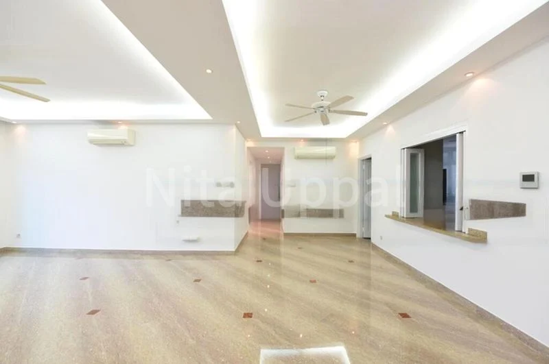 5 Bed Condo for Rent in  Spring Grove - Image 13