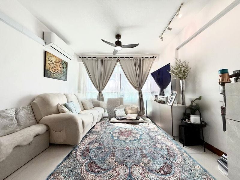 4 Room (4A) HDB for Sale in  661B Edgedale Plains - Image 2