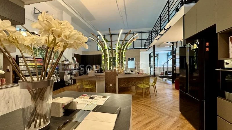 Ground-Level Unit with Prime Frontage - Image 6