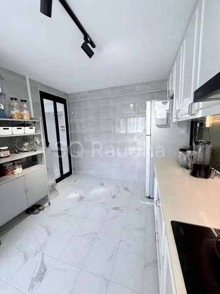 5 Room (5I) HDB for Sale in  238 Yishun Ring Road - Image 9