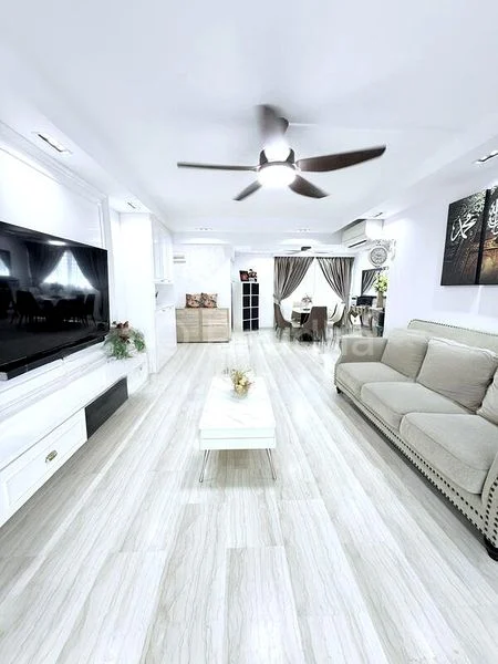 5 Room (5I) HDB for Sale in  238 Yishun Ring Road - Image 3