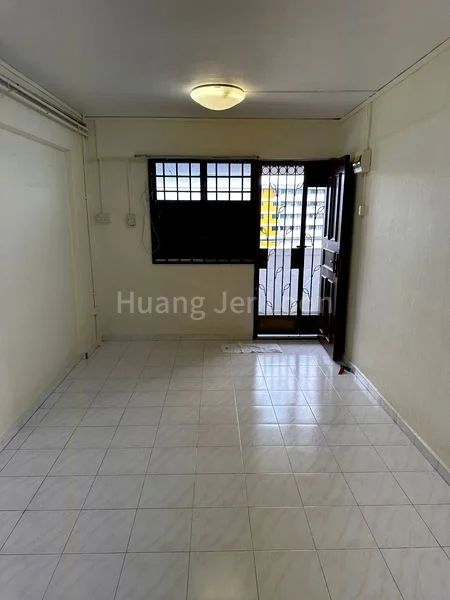 2 Room (2I) HDB for Sale in  172 Ang Mo Kio Avenue 4 - Image 2