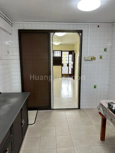 2 Room (2I) HDB for Sale in  172 Ang Mo Kio Avenue 4 - Image 4