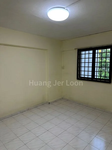 2 Room (2I) HDB for Sale in  172 Ang Mo Kio Avenue 4 - Image 5