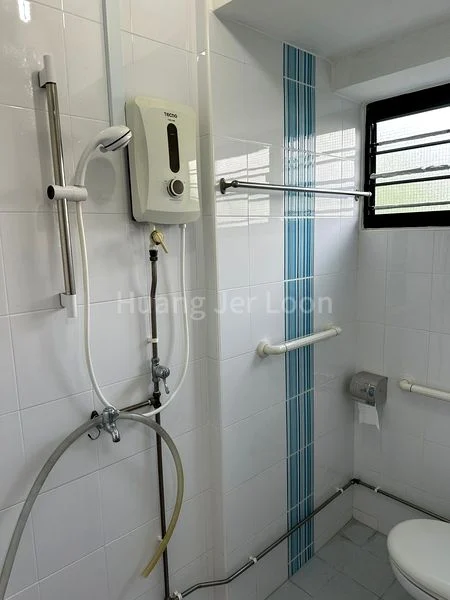 2 Room (2I) HDB for Sale in  172 Ang Mo Kio Avenue 4 - Image 6