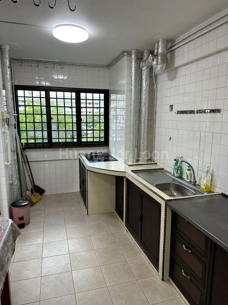 2 Room (2I) HDB for Sale in  172 Ang Mo Kio Avenue 4 - Image 3