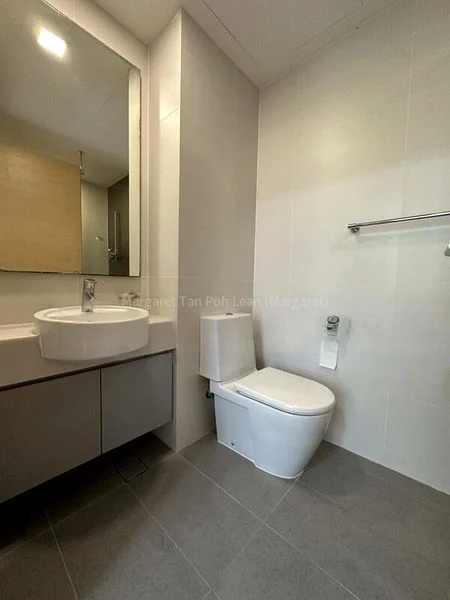 4 Bed Condo for Rent in  Livia - Image 7