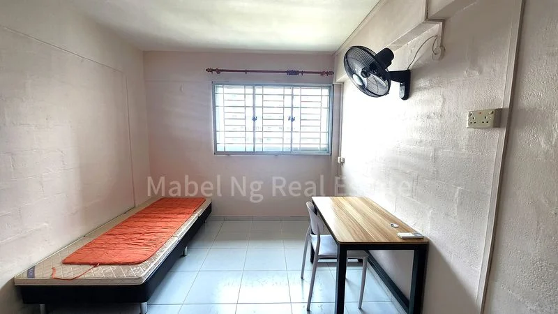 Common Room (HDB) for Rent in 412 Ang Mo Kio Avenue 10 - Image 1