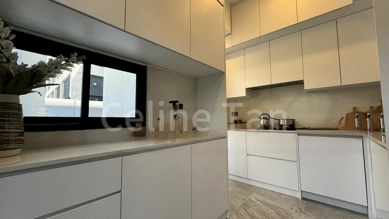 5 Bed Terraced House (Landed) for Sale in  Rosie View - Image 7