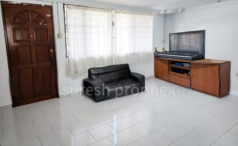 4 Room (4STD) HDB for Sale in  755 Yishun Street 72 - Image 2