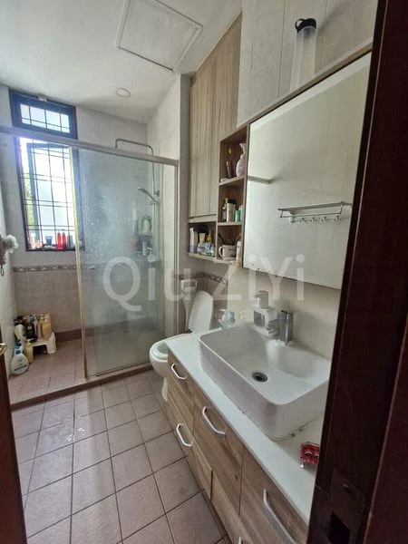 Common Room (Landed) for Rent in  Yuan Ching Road - Image 5