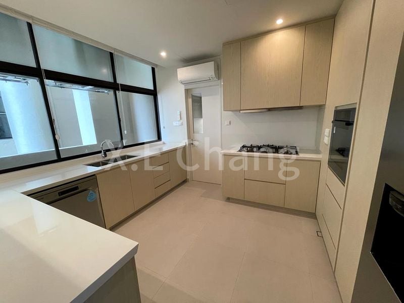 3+1 Bed Condo for Rent in  The Colonnade - Image 11