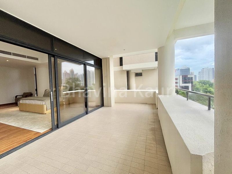 3 Bed Condo for Rent in  The Colonnade - Image 15