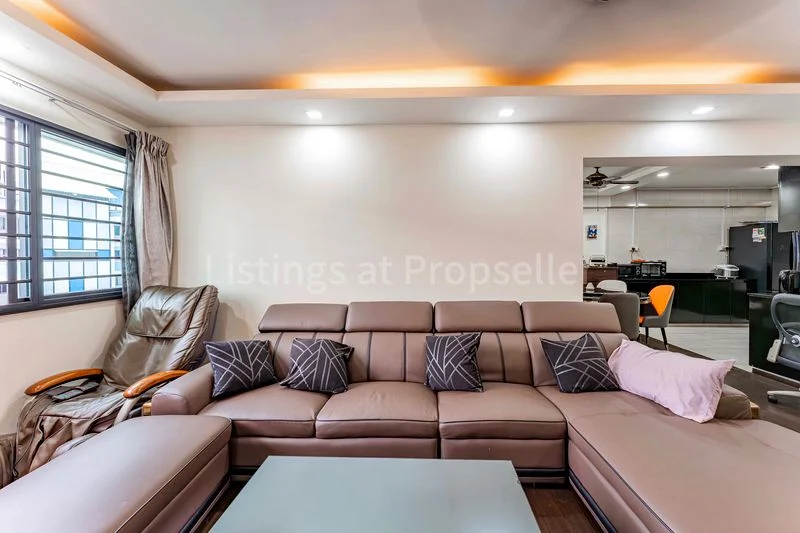 4 Room (4A) HDB for Sale in 127 Pasir Ris Street 11 - Image 1